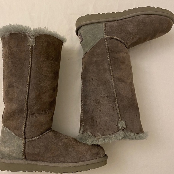 UGG Bailey Button Triplet II Boots Gray Size 5 Womens 1873 Plush Sheepskin - Picture 8 of 13